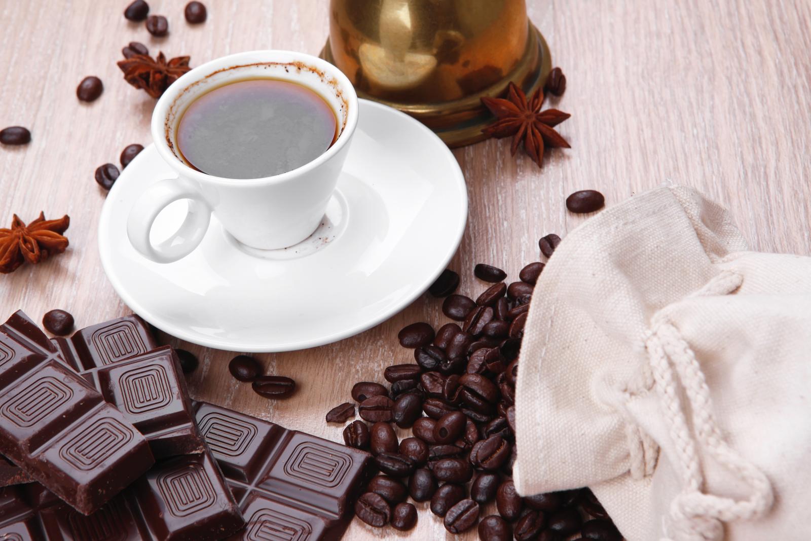 В России стали больше пить кофе и есть шоколада