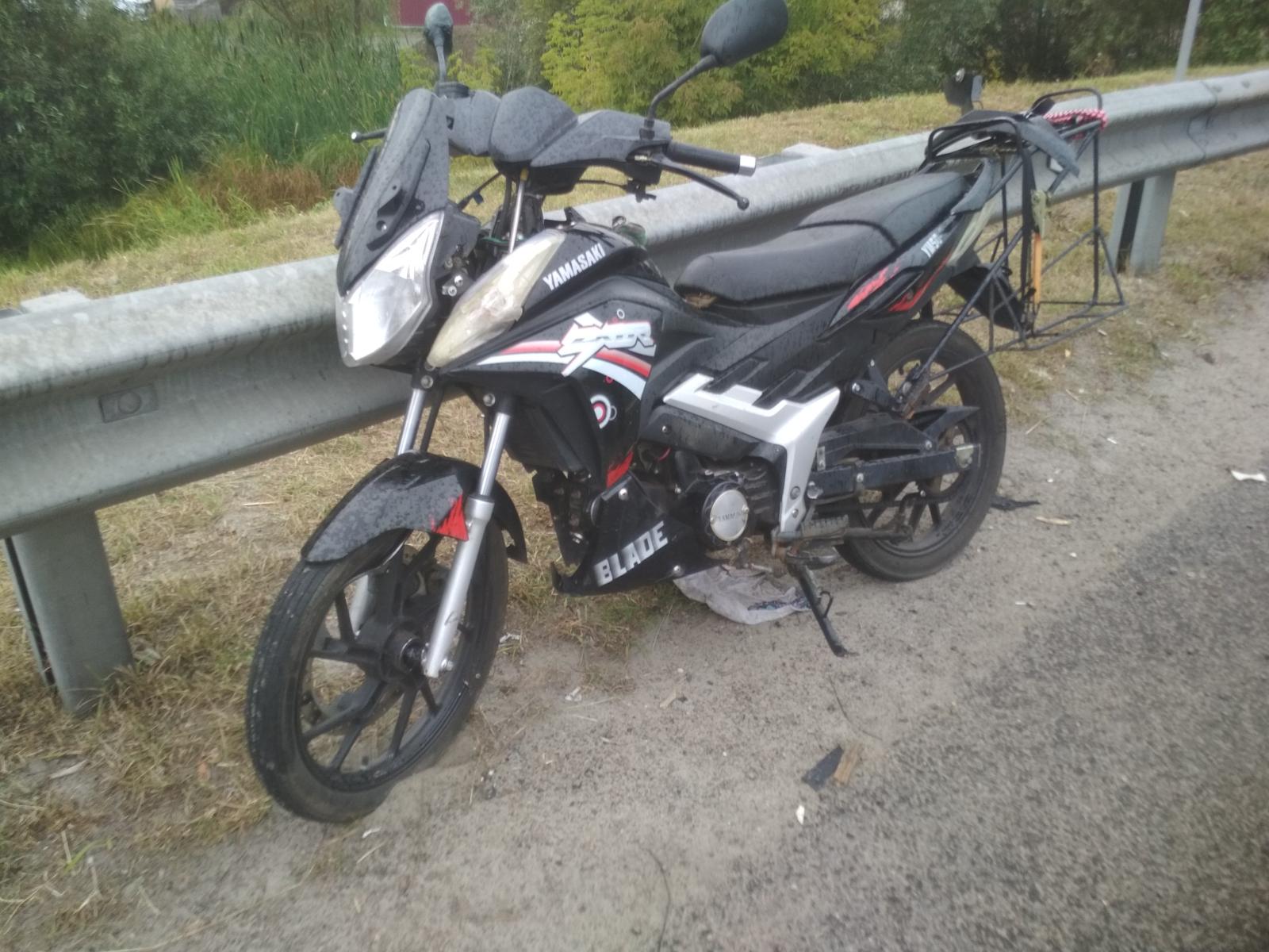 В Карачеве мотоциклист протаранил внедорожник и сломал ребра