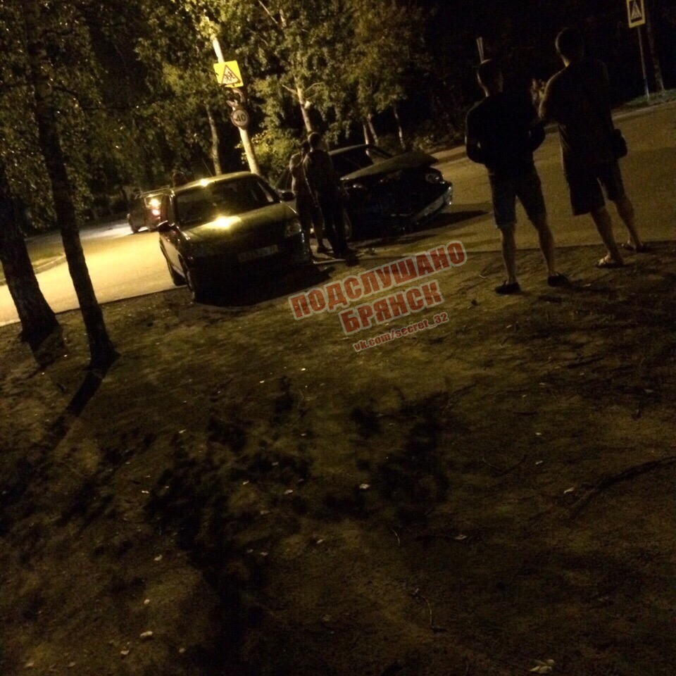 Вечером в среду на Орловской в Брянске столкнулись автомобили