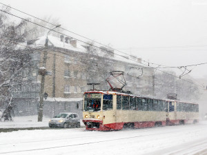 Снегопада ждут власти Челябинска, а заторов - автомобилисты