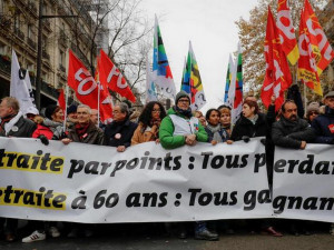 Парижские пробки, возникшие из-за протестов французов против пенсионной реформы, достигли суммарной длины почти в 350 километров
