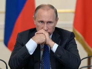 Путин призывает россиян не закупать продукты впрок