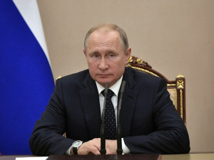 Роковая ошибка Путина может привести к радикальной смене власти в России, считает известный политолог