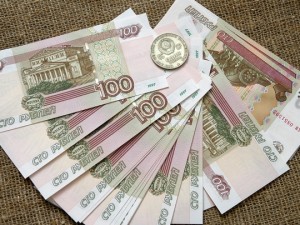 Сбережения граждан в России упали вдвое
