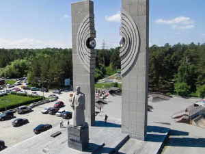 В Челябинске облагородят тропу от памятника Курчатову до улицы Худякова. Цена вопроса – девять млн рублей