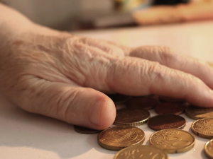 Увеличить прожиточный минимум для пенсионеров планируют власти Свердловской области
