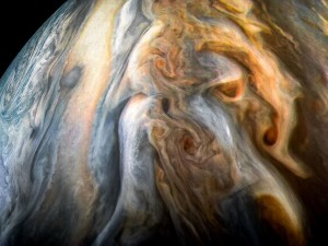 Пять минут полетать над Юпитером предлагает NASA (видео)