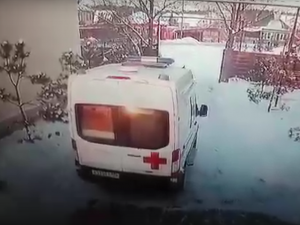 На Урале мужчина угнал машину скорой помощи и уехал на ней в соседнее село