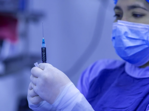 «Бессмертным» чувствует себя глава Свердловской области после прививки от коронавируса