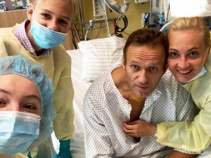 Врачи гибнут в больнице, где лечили Навального